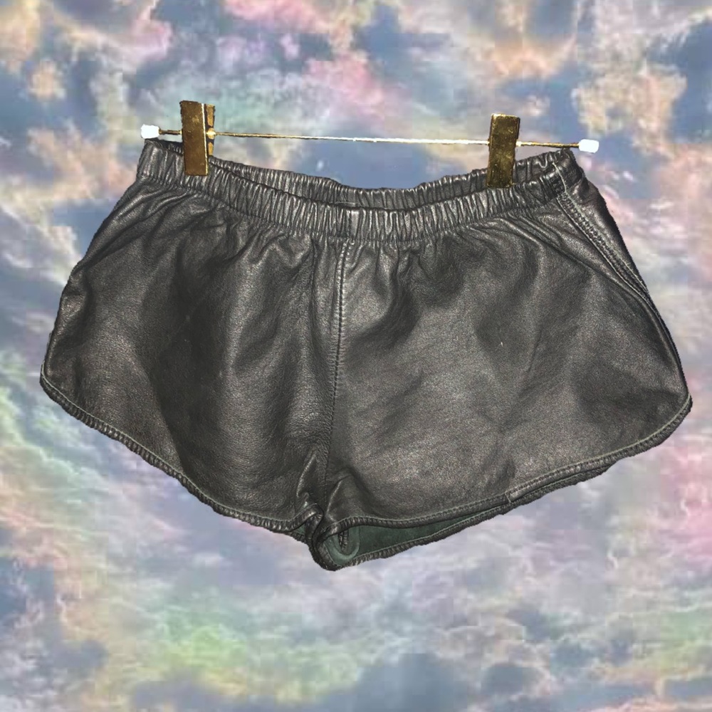 #americanvintage #leather interlocking #runningshorts